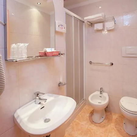 Hotel Sileoni Dépendance Villa Antonio Marina di Cecina Esterno foto